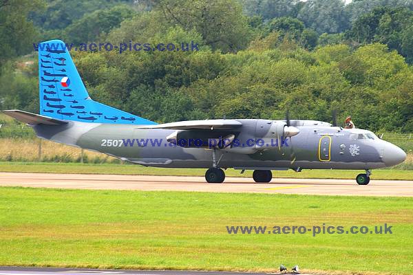 An-26 2507 Fairford 14072008 D044-19
